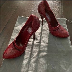 Alexander McQueen Red Leather Pumps size 37